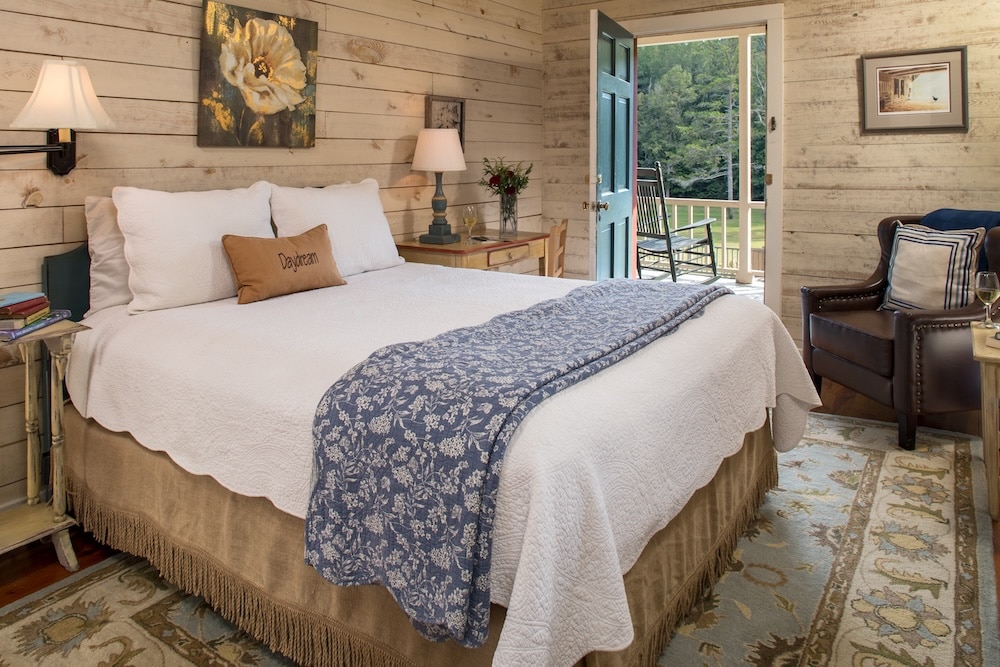 cozy guest rooms at Glen-Ella Springs for your romantic getaways in North Georgia